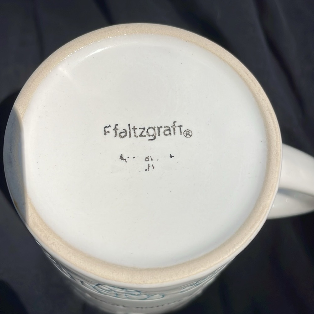 Pfaltzgraff - "THINK PAWSITIVE" embossed Dog Faces - 16 oz Coffee Mug - Picture 3 of 5
